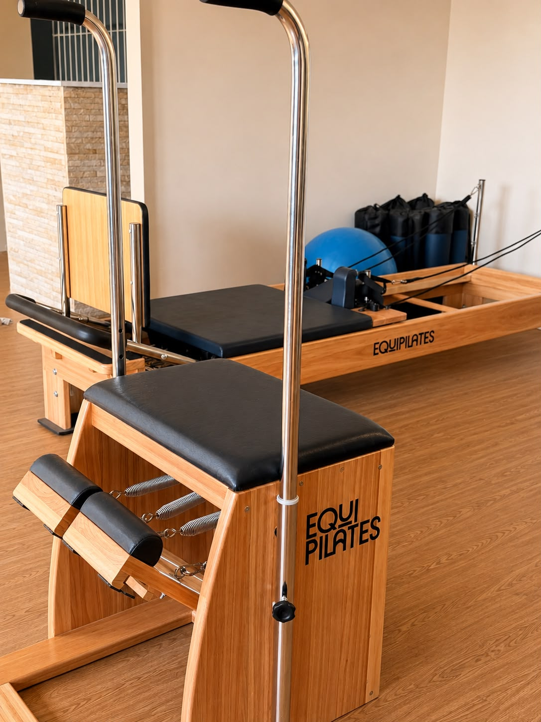 Reformer e Combo Chair EquiPilates em madeira